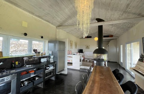 Lajes das Flores Casa | House in front of the sea (4rooms)