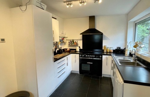Trafford Casa | House in Hale With Hot Tub