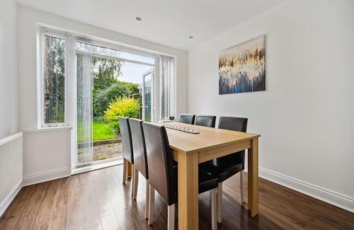 Cheadle Casa | house in Heald Green village