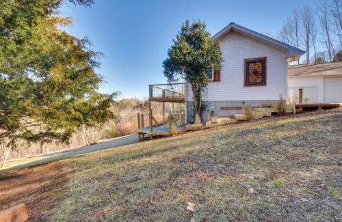 Hiawassee Casa | House in Hiawassee about 1 Mi From Lake Chatuge!
