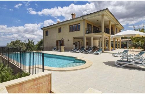 Moscari Casa | House in Majorca with Pool and Mountain Views