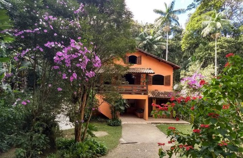 Penedo Casa | CASA EN PENEDO CON CACHOEIRA