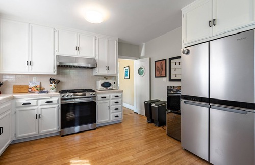 Belmont Heights Casa | House in Prime Belmont Heights Near Beach w/ Gym and Garage