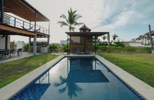 San Pedro Mixtepec Casa | Casa en Puerto Escondido, Playa Palmarito: 3 recámaras 3 baños, alberca y jardín