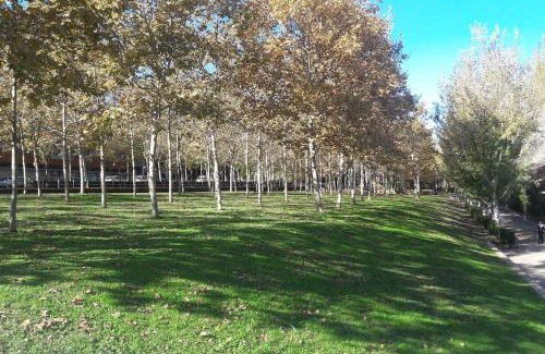 Sant Cugat del Valles Apartamento | House in Sant Cugat, 25 Mins to Barcelona center