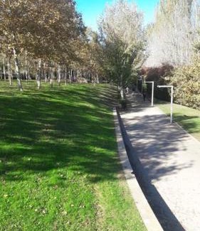Sant Cugat del Valles Apartamento | House in Sant Cugat, 25 Mins to Barcelona center