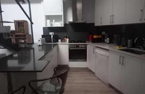 Sant Cugat del Valles Apartamento | House in Sant Cugat, 25 Mins to Barcelona center