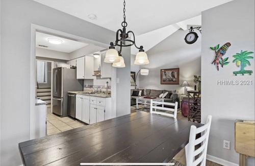 Lawton Woods Casa | House in Sea Pines w Parking, Bikes, Trail, Fire Pit, BBQ Grill