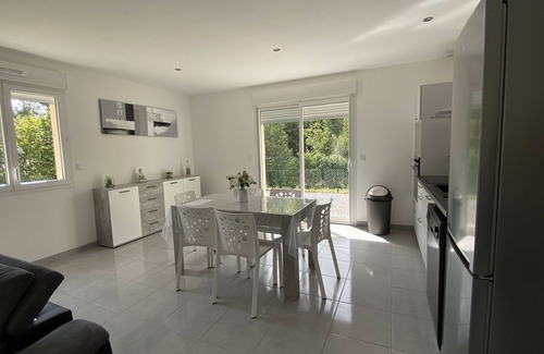 Cerisy-la-Foret Casa | House in the heart of nature
