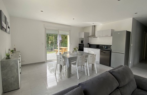 Cerisy-la-Foret Casa | House in the heart of nature