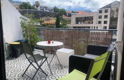 Santa Luzia Casa | House in the Heart of Funchal with big balcony