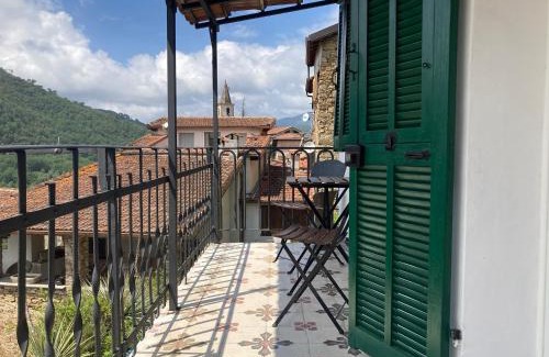 Apricale Casa | house in the medieval village