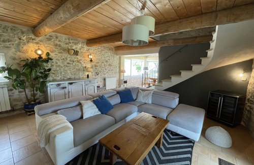 Sault Otro | House in the middle of lavender fields