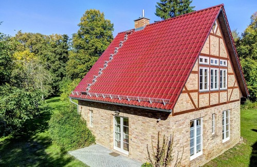Lassan Casa | House in the middle of the garden by the swan pond