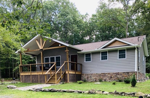East Stroudsburg Casa | Tranquila casa de vacaciones para relajarse en el bosque.