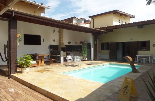 Umuarama Casa | House in Ubatuba with swimming pool