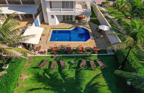 Vilas do Atlantico Casa | House in Vilas do Atlântico on the seafront with six air-conditioned suites