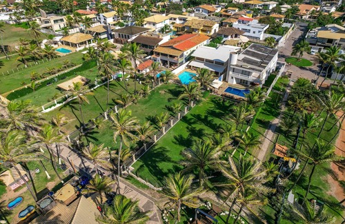 Vilas do Atlantico Casa | House in Vilas do Atlântico on the seafront with six air-conditioned suites