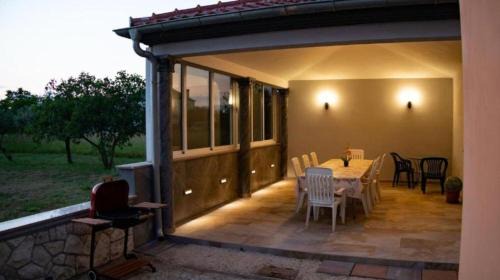Zaton Casa | House Isabell