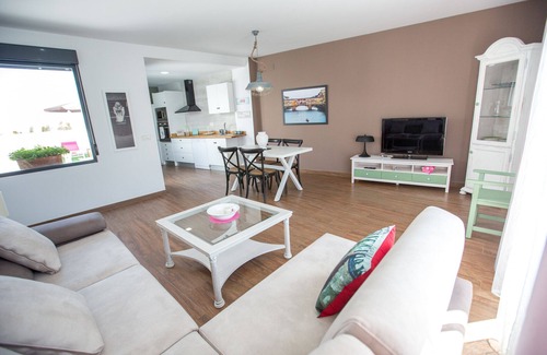 Ogijares Casa | CASA jacuzzi de pago, bajo petición, WIFI gratis 5 PLAZAS, ESPECTACULAR TERRAZA,