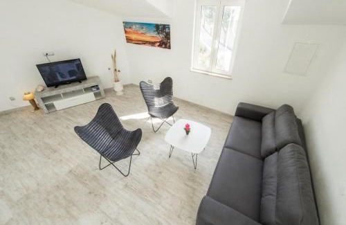 Sumartin Casa | House Jaka 2