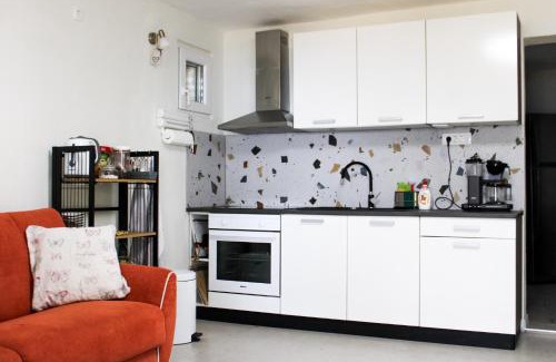 Moca Casa | House Josh