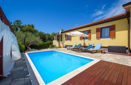 Murine Casa | House Katti