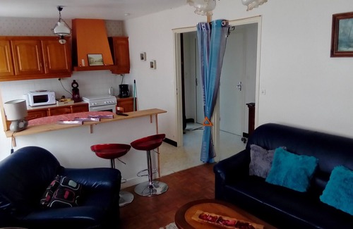 Poullaouen Casa | Casa ubicada al pie de las montañas de arresto