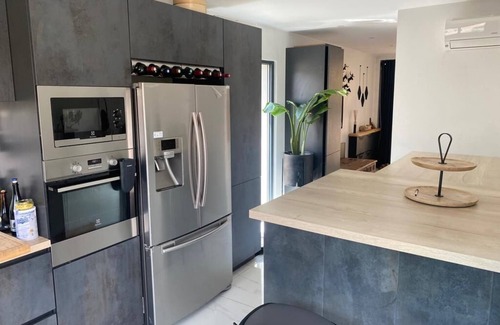Santy - La Plaine Casa | House Lyon 8 / Parking / Garden / Petanque court
