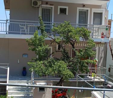 Koinira Apartamento | House Mantesos