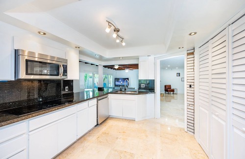 Miami Springs Casa | Retiro en Hemingway, venga y hospédese en el corazón de la ubicación secreta mejor guardada de Miami