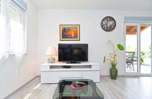 Valdebek Casa | House Mirna 2177