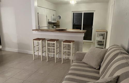 South Pinellas Community Council Casa | House near BEACH. 5min over in the bridge to beautiful Redington and Madeira Bch