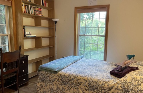 Conway Casa | House near Mt Chocorua w/ wood-fired masonry heater & trails to Whitton Pond