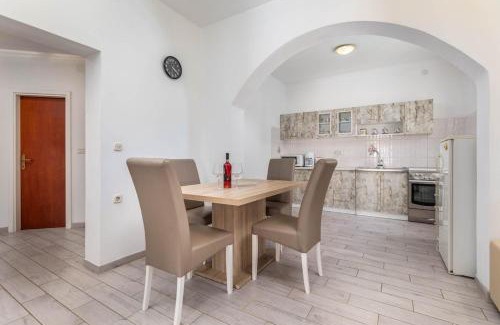 Sikici Apartamento | House Nikola