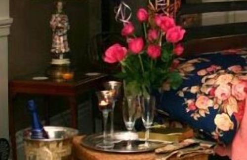 Mystic Cama Y Desayuno | House of 1833 Bed & Breakfast & Gardens