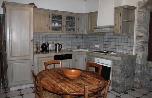 Isolaccio-di-Fiumorbo Casa | Casa de carácter en jardín cerca de mar y río