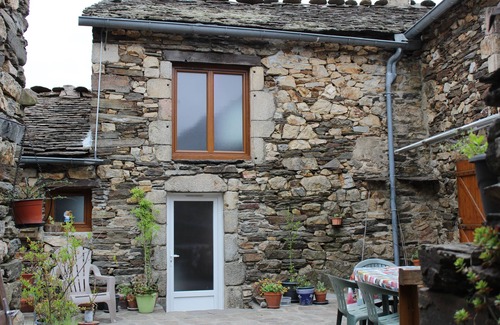 Saint-Melany Casa | Casa de carácter con techo de lauze