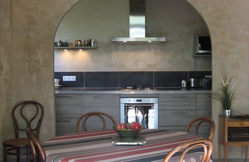Capestang Casa | Casa con piscina en un auténtico pueblo, cerca del mar.