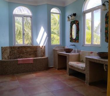 Majahual Casa | House of colors/Casa de los colores