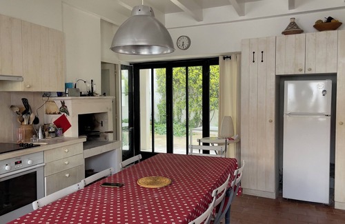Ars-en-Re Casa | HOUSE OF. COURTYARD VILLAGE