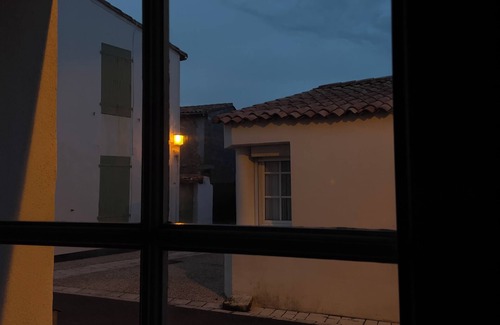 Ars-en-Re Casa | HOUSE OF. COURTYARD VILLAGE