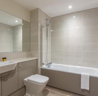 Rushmoor District Apartamento | House of Fisher- Solstice House Apartments