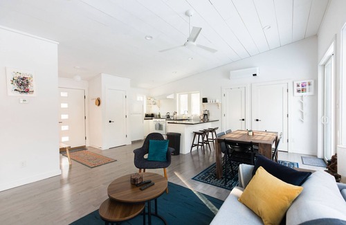 Narrowsburg Cabina | House of Four Seasons - Modern Cabin on 7 acres in Narrowsburg - dog friendly.