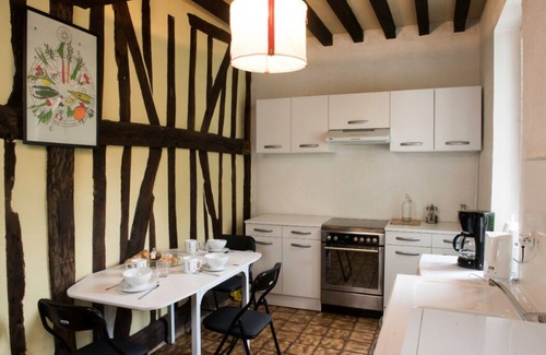 Le Landin Cama Y Desayuno | Casa de Amigos - Castillo Landin