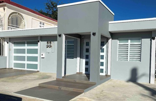 Sabana Abajo Casa | House of Galaxy with hot tub and super close to the airport
