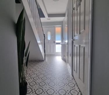 Dewsbury Casa | House of Kaima - 6 bed detached
