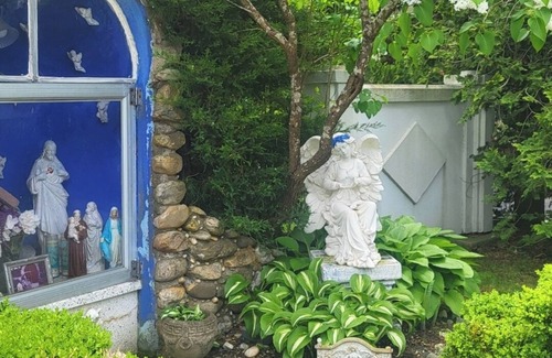 Shirley Casa | House of Peace