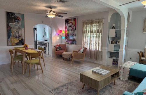 Gulfport Casa | House of Sirenity: Mid Century Beach Bungalow in Artsy Gulfport!