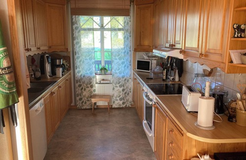 Vetlanda Municipality Casa | House on a farm, boat, fishing, barbecue, sauna by the lake. Electric vehicle chargers. Near the slalom slope.